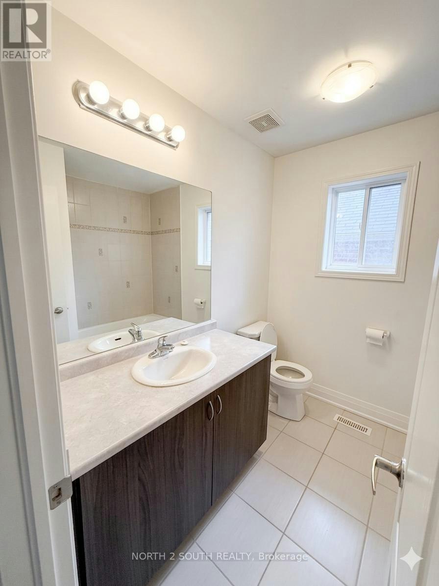 UPPER-2271 Whitewood Crescent, Innisfil, ON, L9S 2B1 - 13