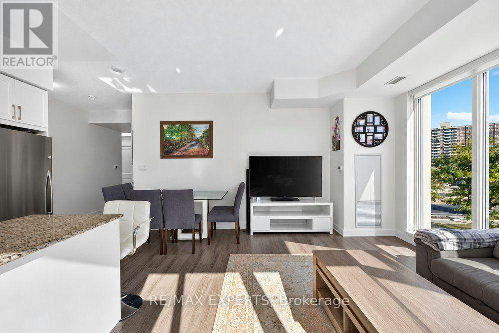 208B-9600 Yonge Street, Richmond Hill, ON, L4C 0X3 - 7