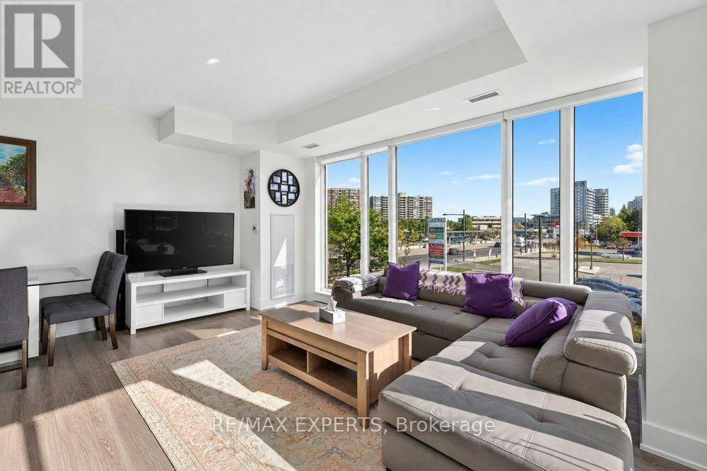208B-9600 Yonge Street, Richmond Hill, ON, L4C 0X3 - 5