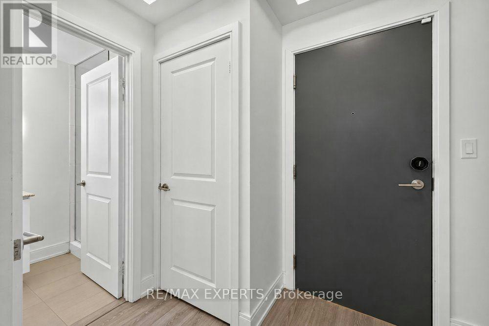 208B-9600 Yonge Street, Richmond Hill, ON, L4C 0X3 - 3