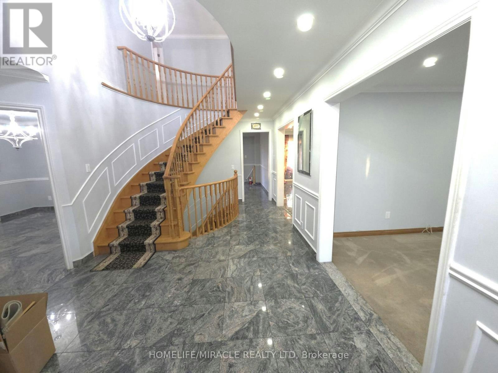 36 Kearney Drive, Toronto, ON, M9W 5J8 - 3