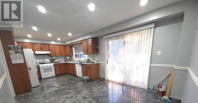 36 Kearney Drive, Toronto, ON, M9W 5J8 - 7