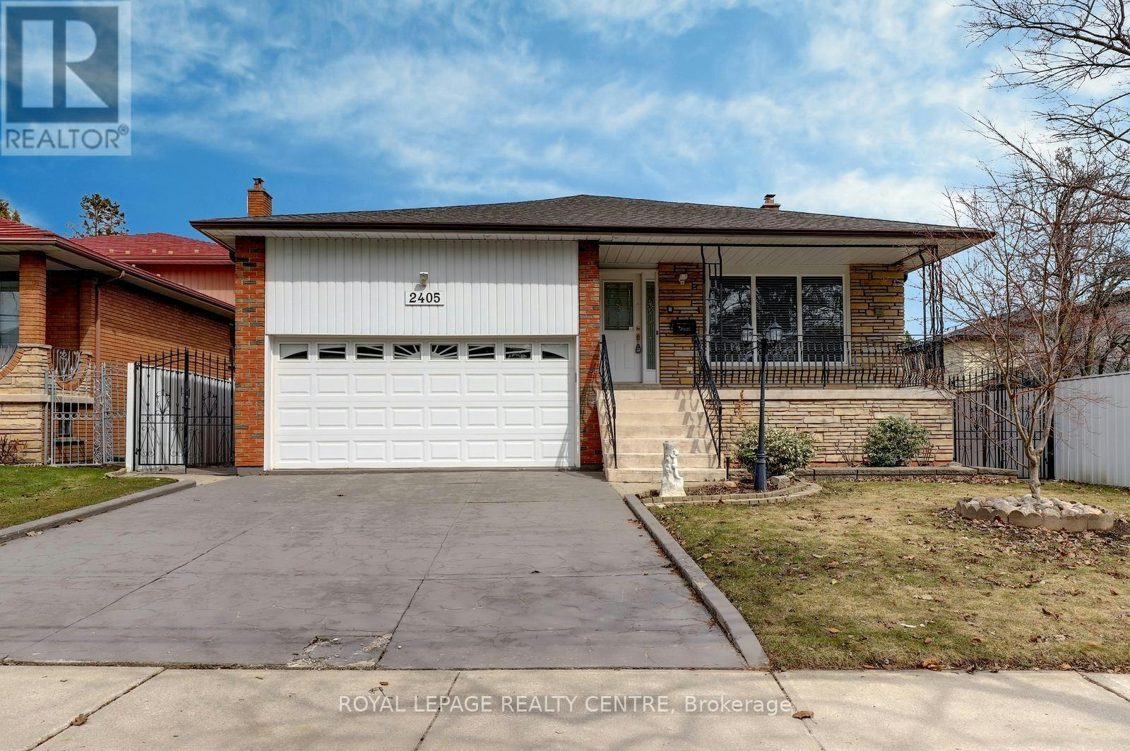 2405 Rosemary Drive, Mississauga, ON, L5C 1X1