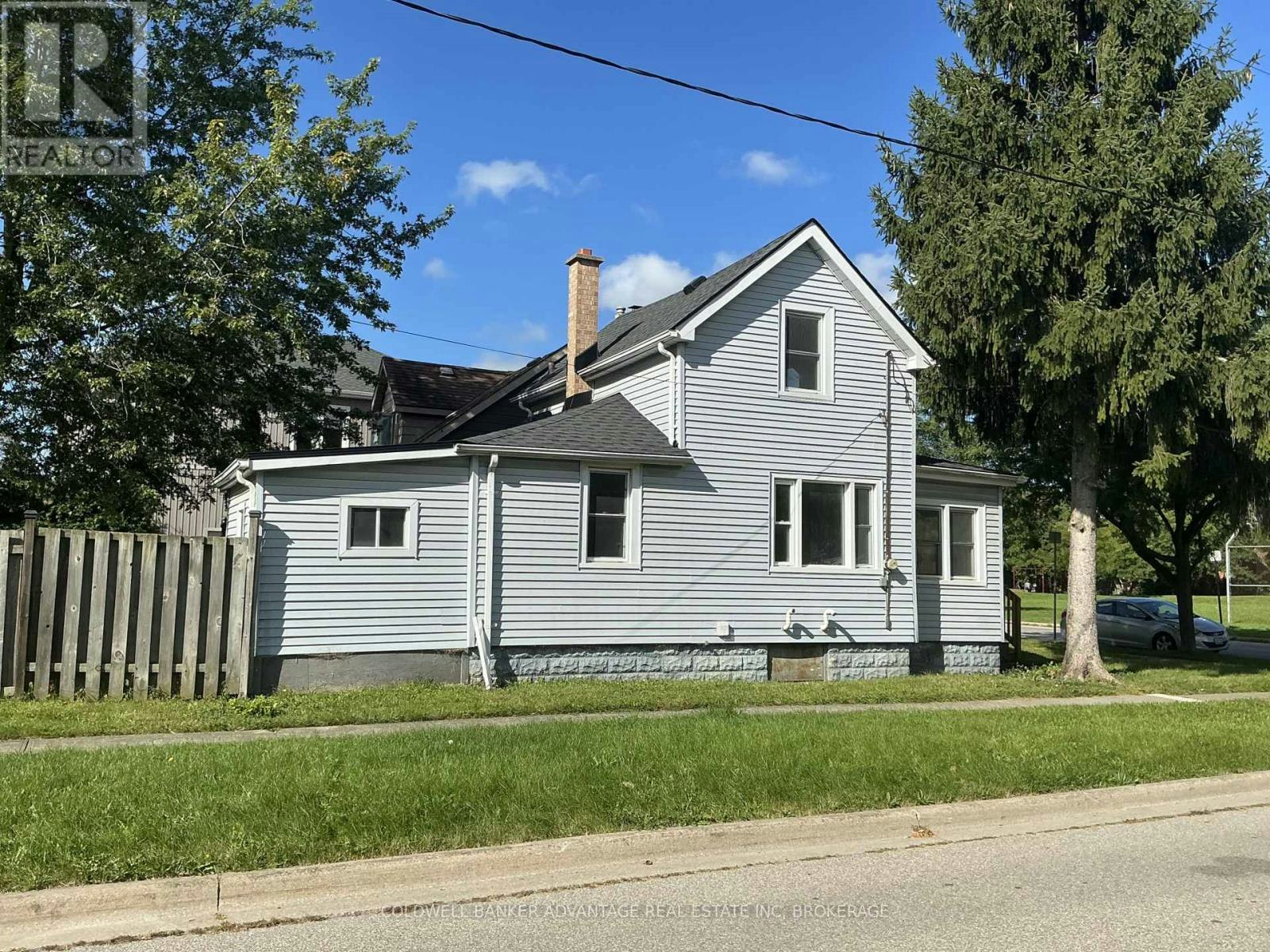 64 Chetwood Street, St. Catharines, ON, L2S 2A4 - 2