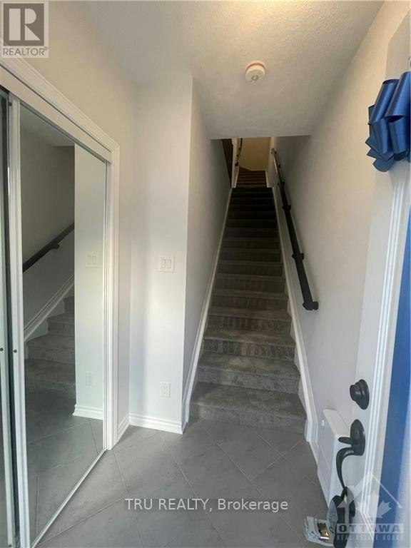604 Lapland Terrace, Ottawa, ON, K2S 1B6 - 2