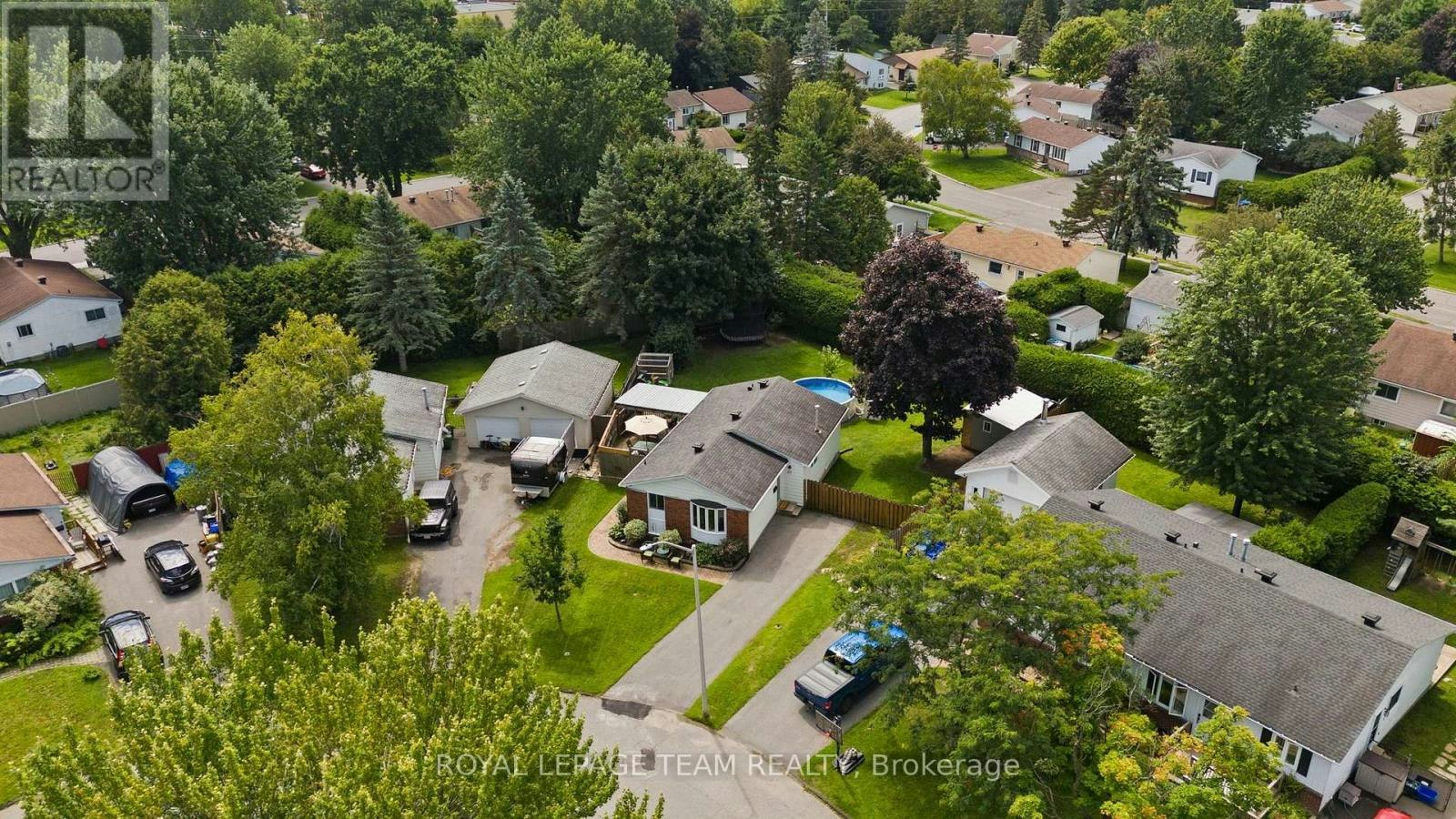 27 Ballantrae Way, Ottawa, ON, K2L 1N3