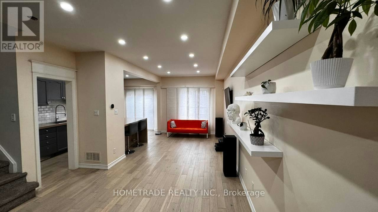 231 Denise Circle, Newmarket, ON, L3X 2K2