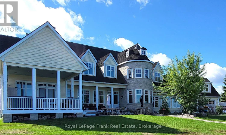 136 Lake Drive E