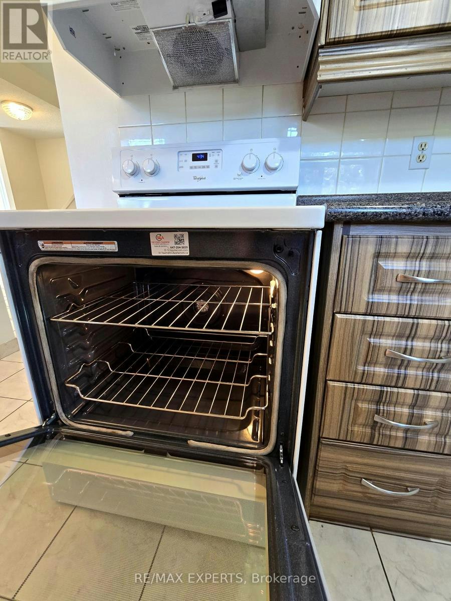 5 Rawling Crescent, Brampton, ON, L6E 1N7 - 4