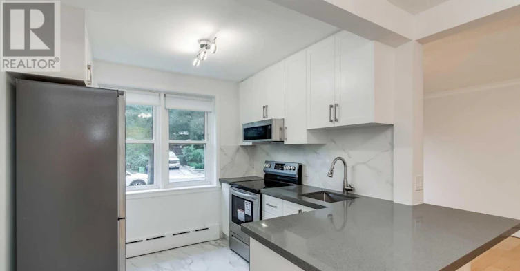 1-48 Indian Road Crescent, Toronto, ON, M6P 2G1 - 4
