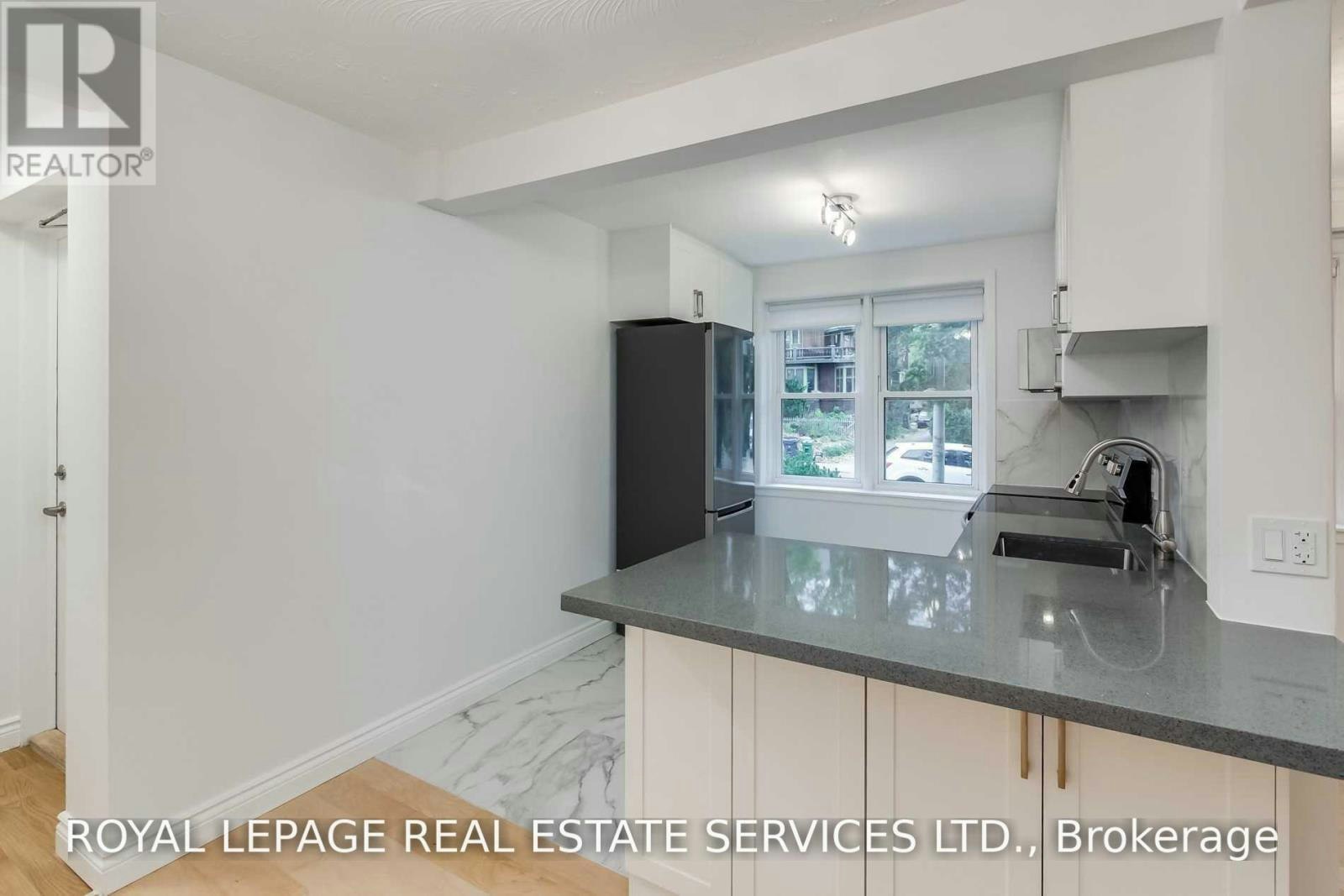 1-48 Indian Road Crescent, Toronto, ON, M6P 2G1 - 3