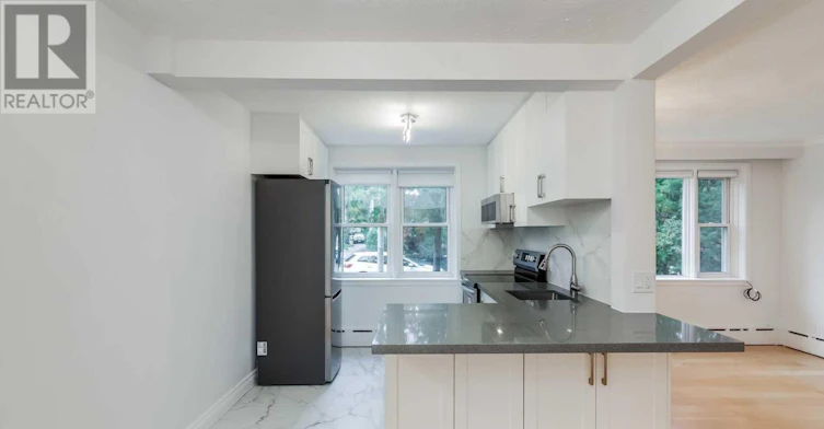 1-48 Indian Road Crescent, Toronto, ON, M6P 2G1 - 8