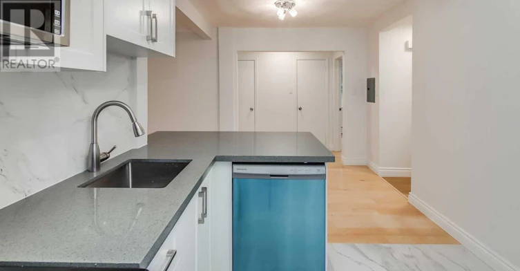 1-48 Indian Road Crescent, Toronto, ON, M6P 2G1 - 11