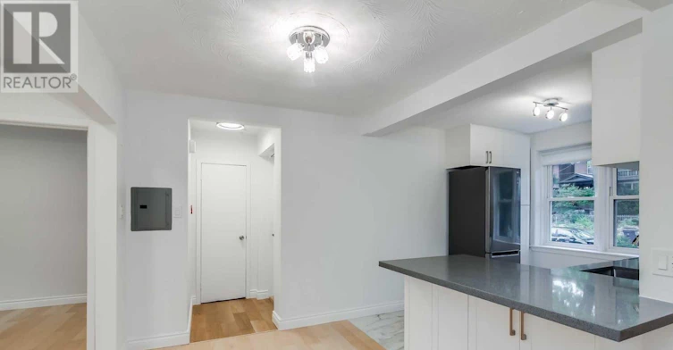 1-48 Indian Road Crescent, Toronto, ON, M6P 2G1 - 2