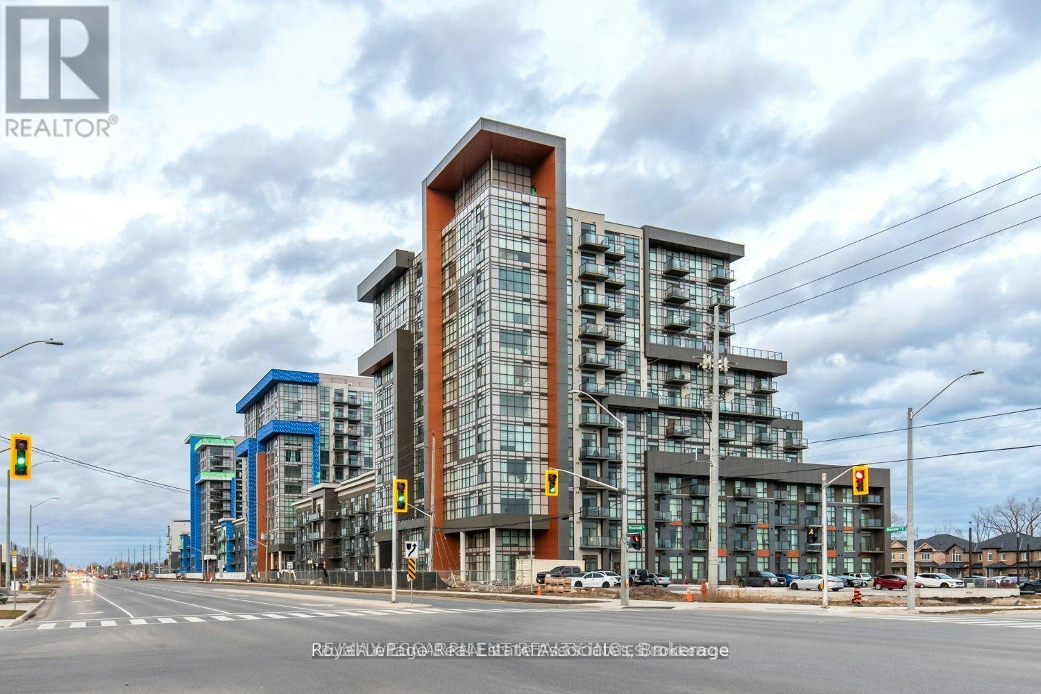 215-460 Dundas Street E, Hamilton, ON, L8B 2A5