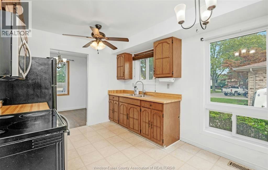 UPPER-9597 Avery Lane, Windsor, ON, N8R 2C1 - 7
