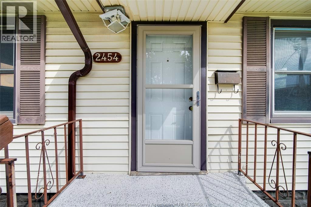 2454 Jos St. Louis Avenue, Windsor, ON, N8T 2M5 - 4