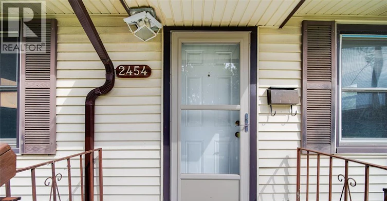 2454 Jos St. Louis Avenue, Windsor, ON, N8T 2M5 - 4