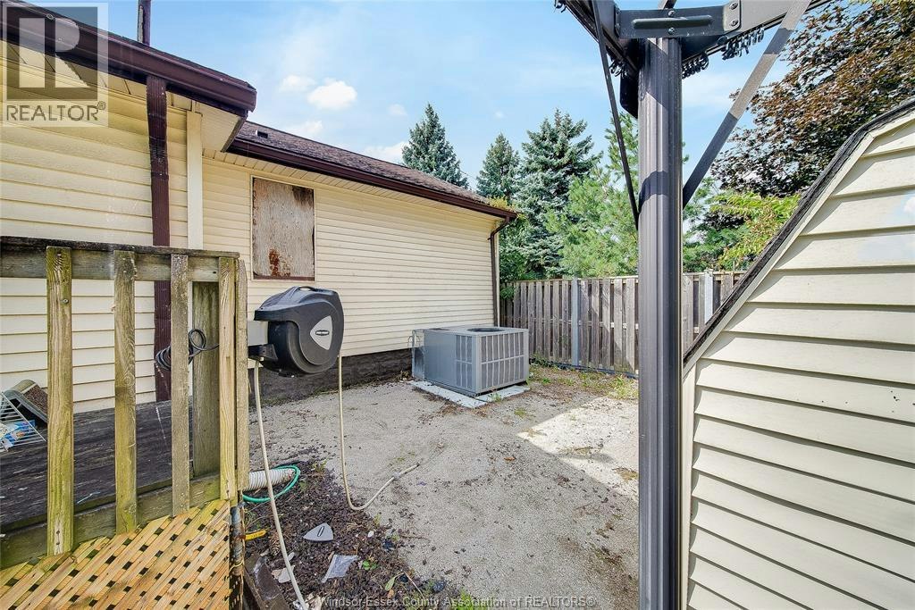 2454 Jos St. Louis Avenue, Windsor, ON, N8T 2M5 - 38