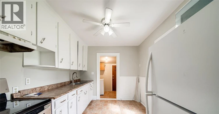 2454 Jos St. Louis Avenue, Windsor, ON, N8T 2M5 - 9