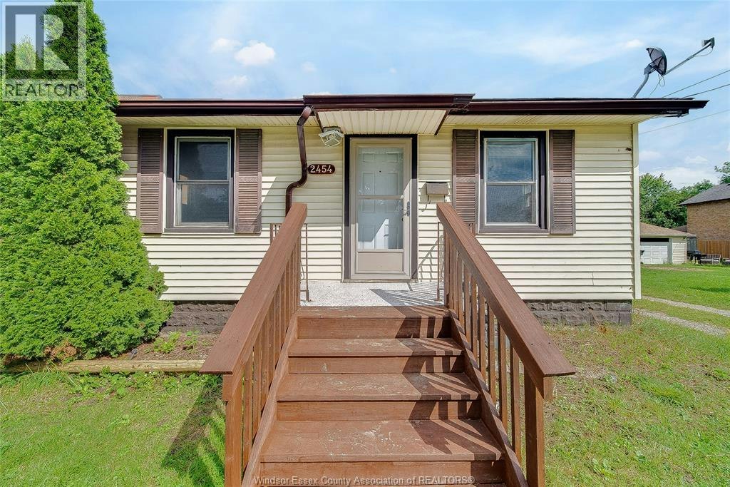 2454 Jos St. Louis Avenue, Windsor, ON, N8T 2M5 - 3
