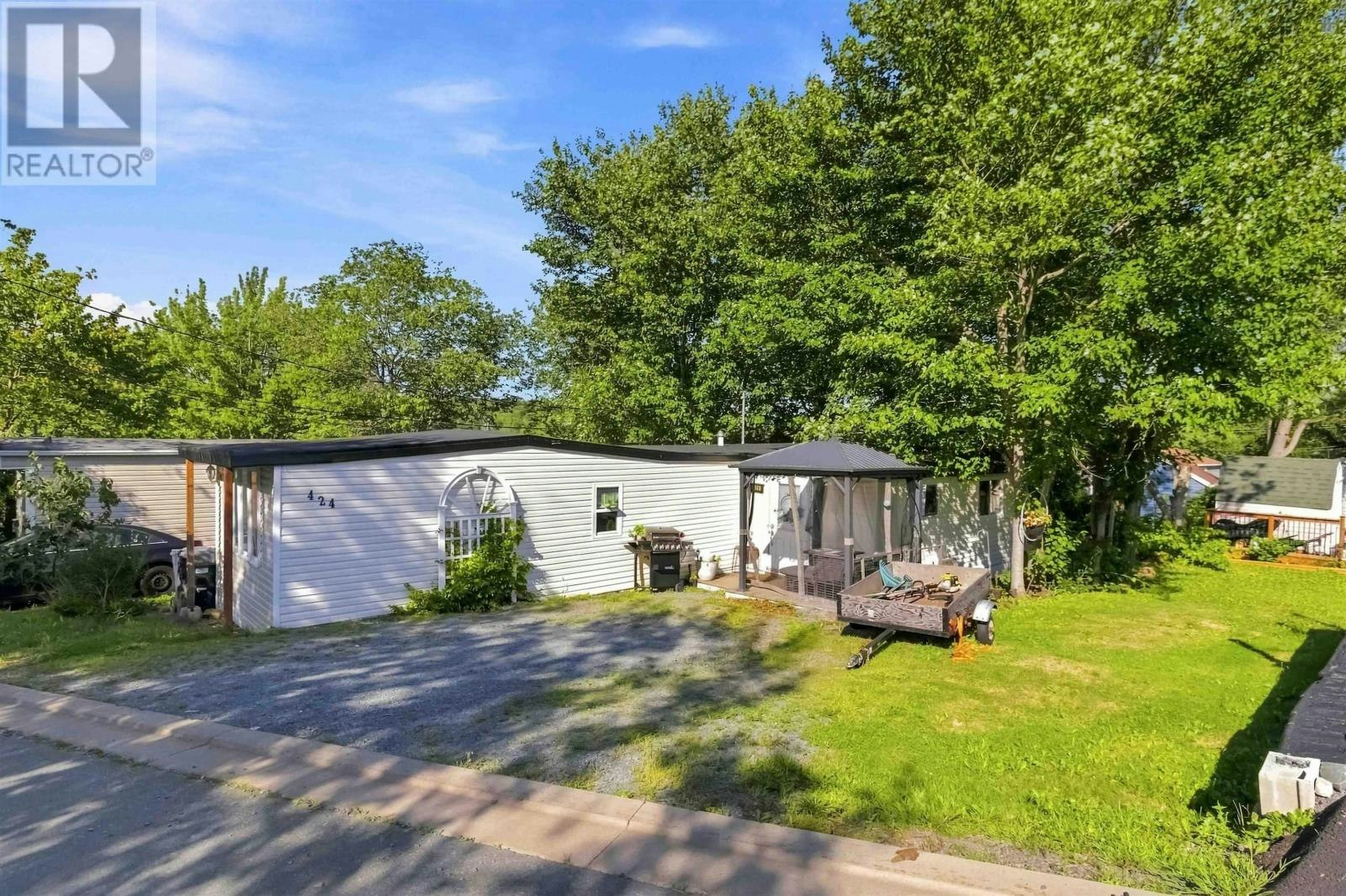 424 Glen Rise Drive, Beaver Bank, NS, B4E 1M3