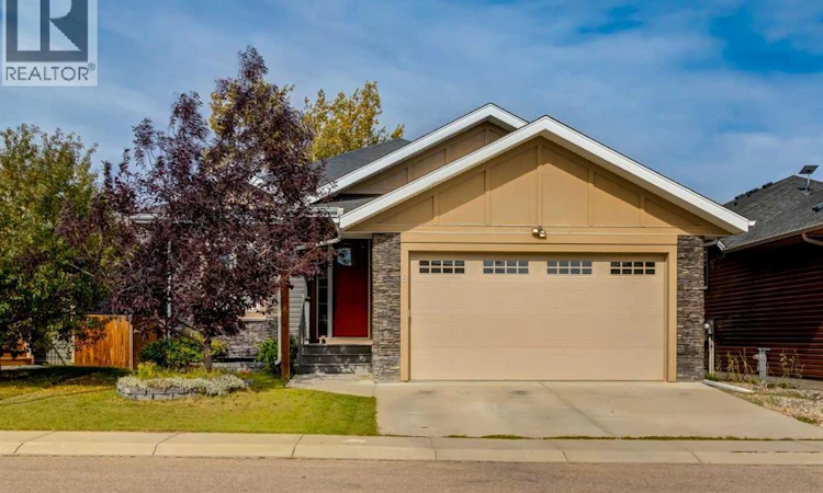 6 Houlden Place