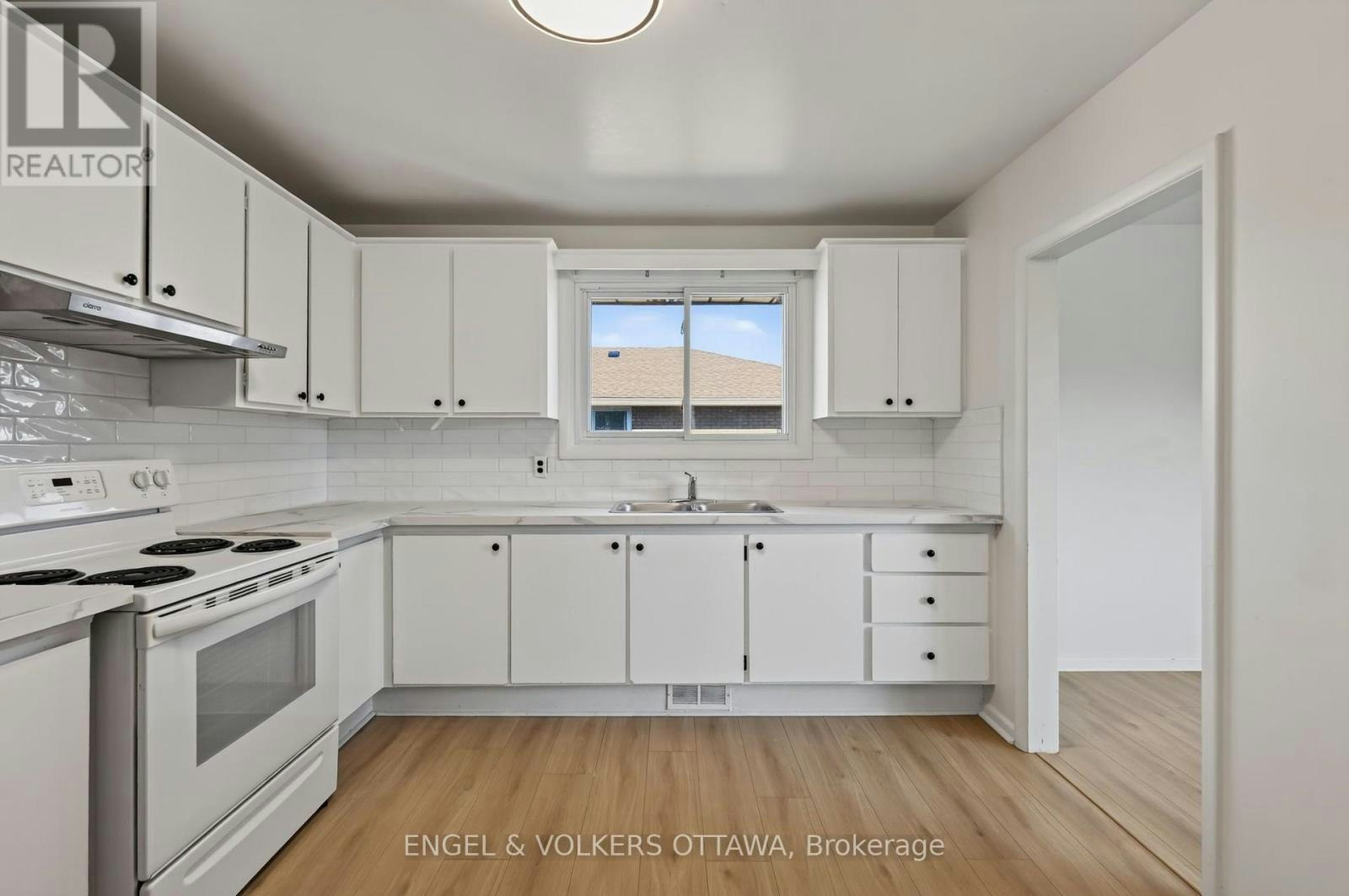 B-1132 Clyde Avenue, Ottawa, ON, K2C 1Y2 - 3