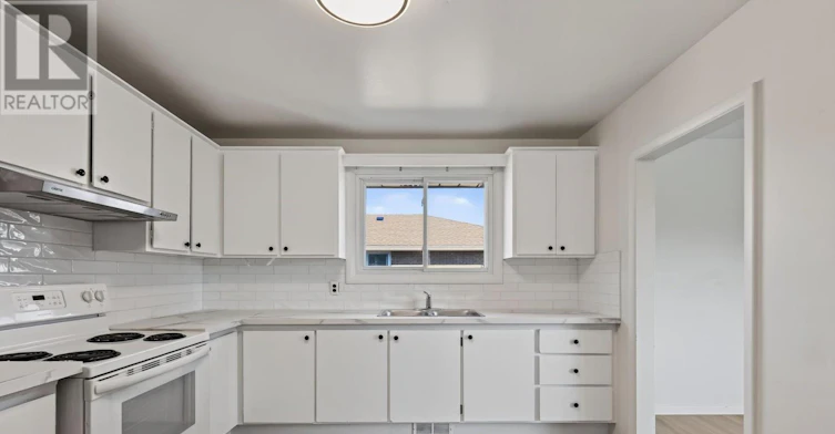 B-1132 Clyde Avenue, Ottawa, ON, K2C 1Y2 - 3