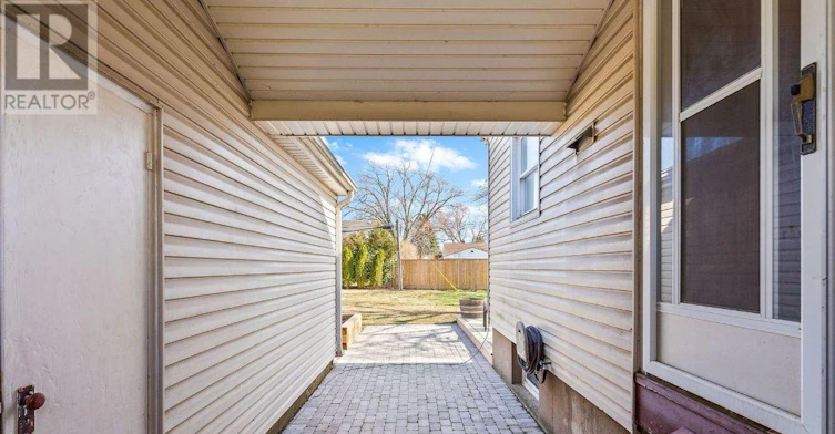 4 Lynn Street WEST, St. Catharines, ON, L2N 3N7 - 2