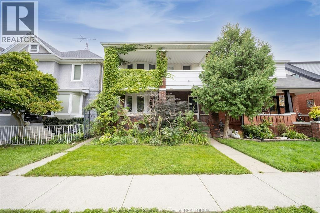 986 Windermere, Windsor, ON, N8Y 3E4