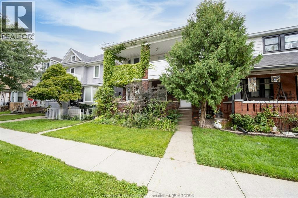 986 Windermere, Windsor, ON, N8Y 3E4 - 2