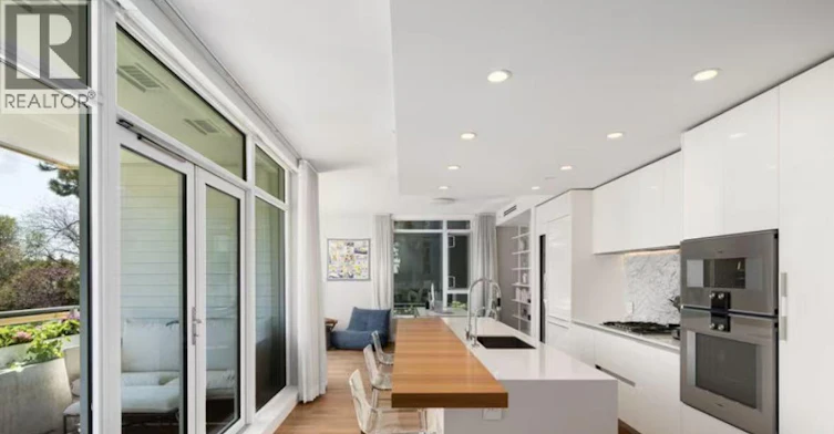 203-375 W 59th Avenue, Vancouver, BC, V5X 0J4 - 2
