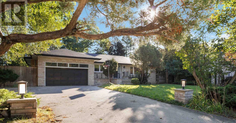 20 Oxbow Road, Toronto, ON, M3B 2A2 - 3