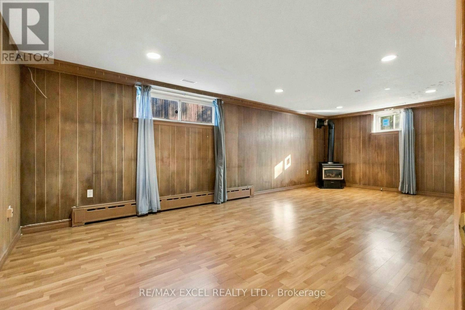 20 Oxbow Road, Toronto, ON, M3B 2A2 - 24