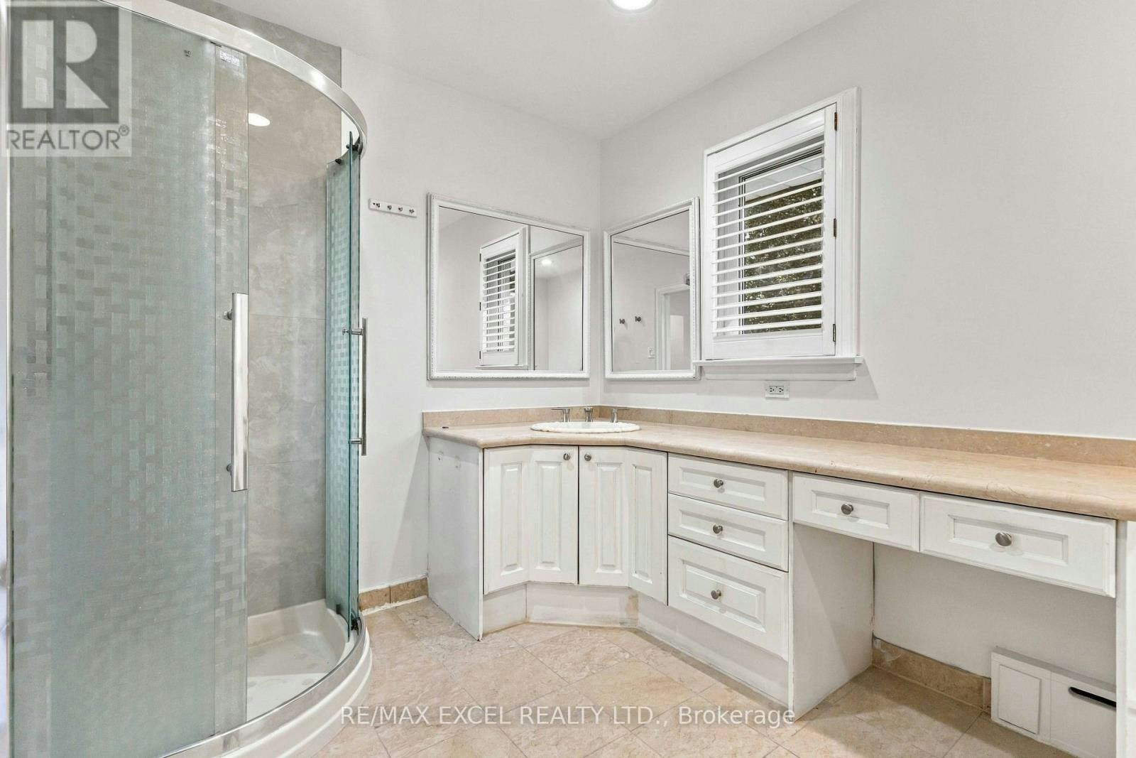 20 Oxbow Road, Toronto, ON, M3B 2A2 - 21