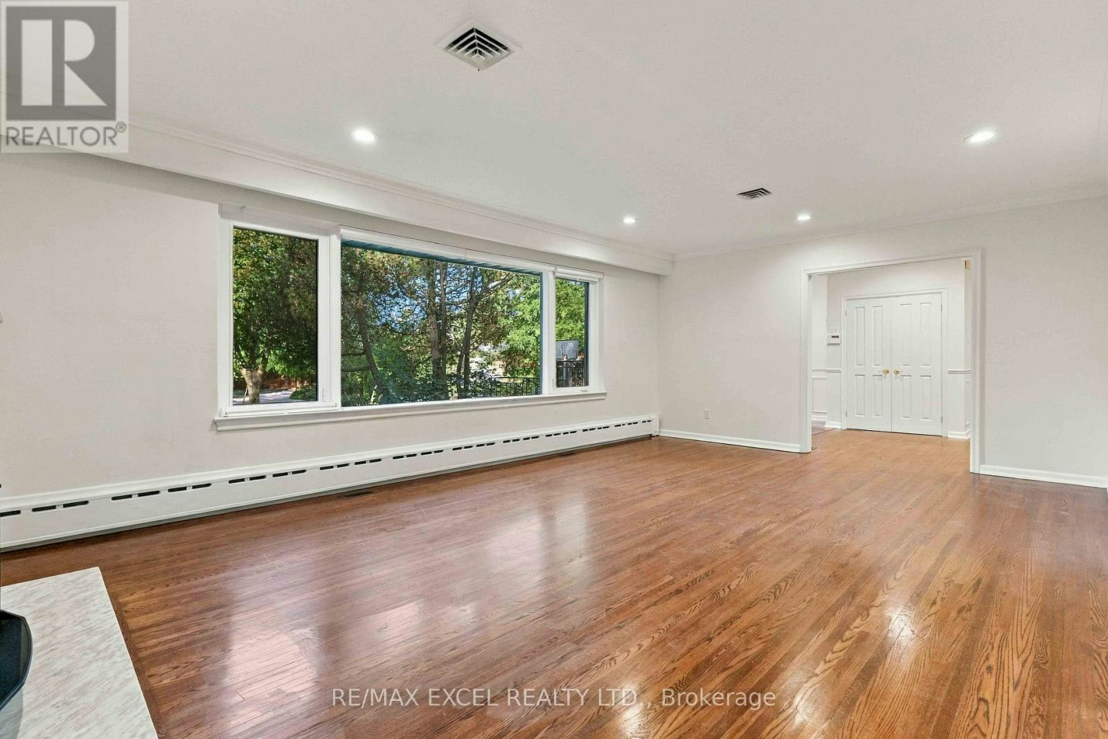 20 Oxbow Road, Toronto, ON, M3B 2A2 - 7
