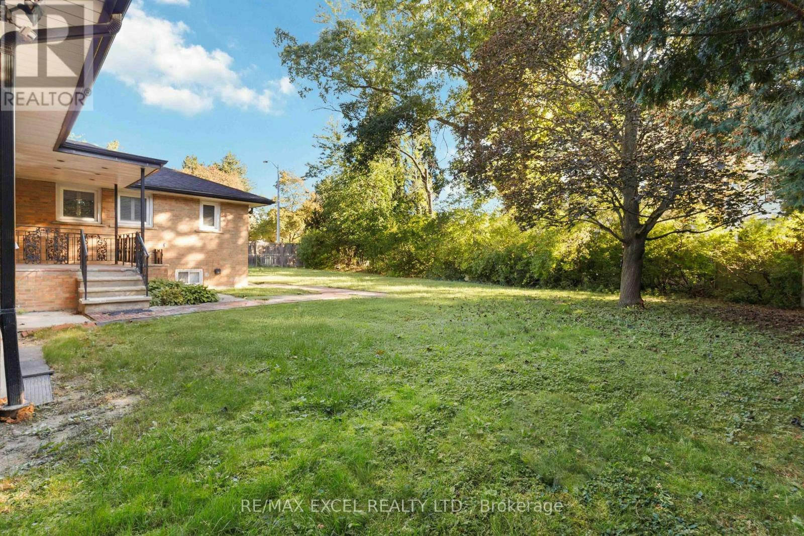 20 Oxbow Road, Toronto, ON, M3B 2A2 - 29