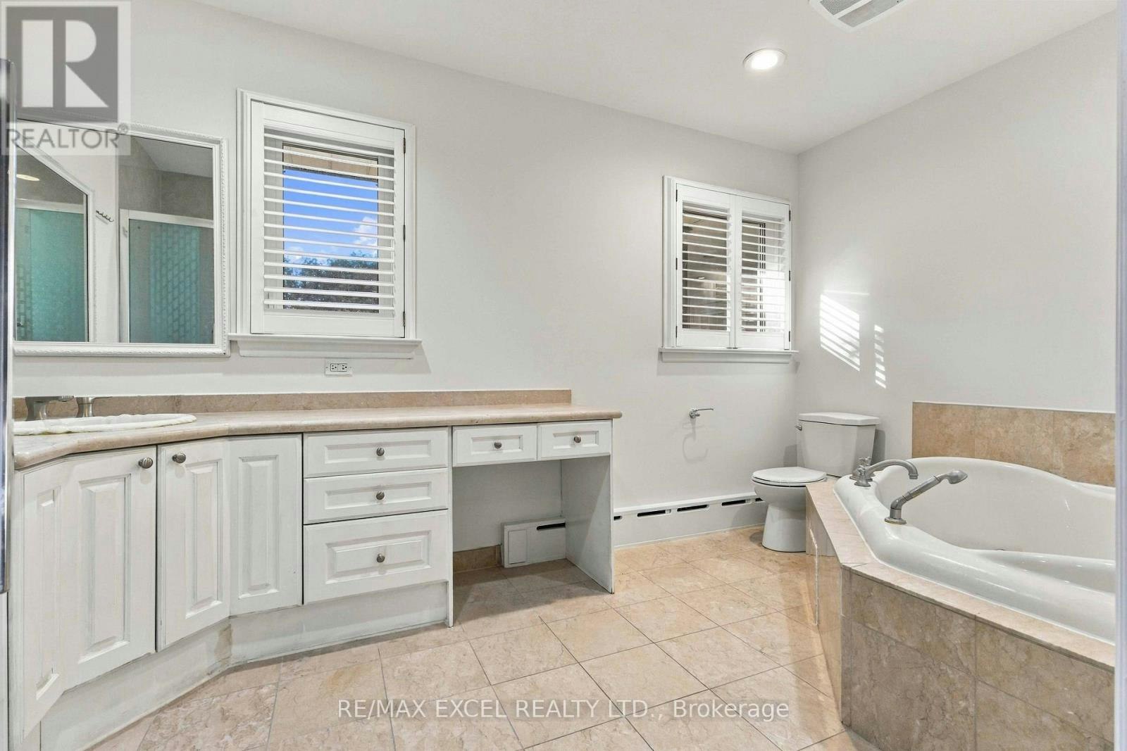 20 Oxbow Road, Toronto, ON, M3B 2A2 - 22