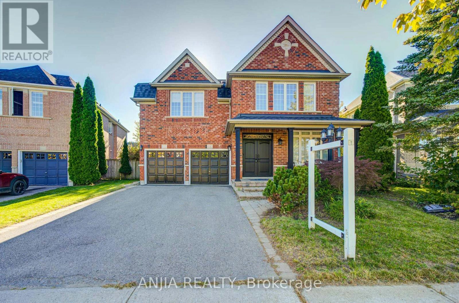 16 Forest Manor Place, Markham, ON, L6E 1E7