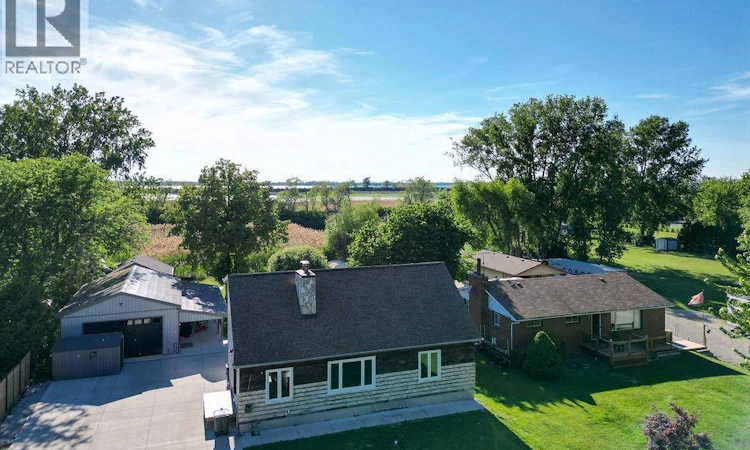 2040 Front Road North