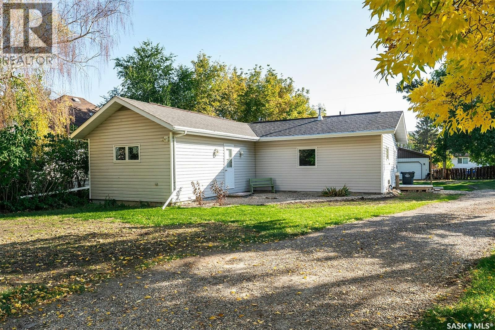 212 5th Street E, Wynyard, SK, S0A 4T0