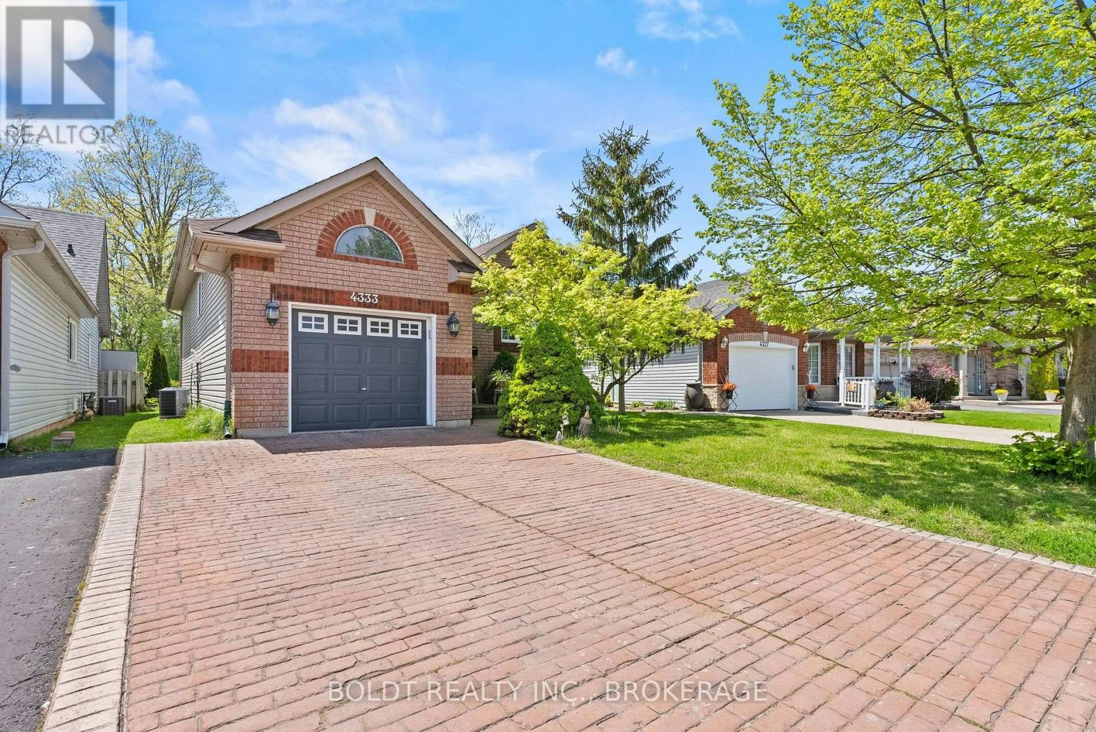 4333 Southerland Court, Niagara Falls, ON, L2G 7W4