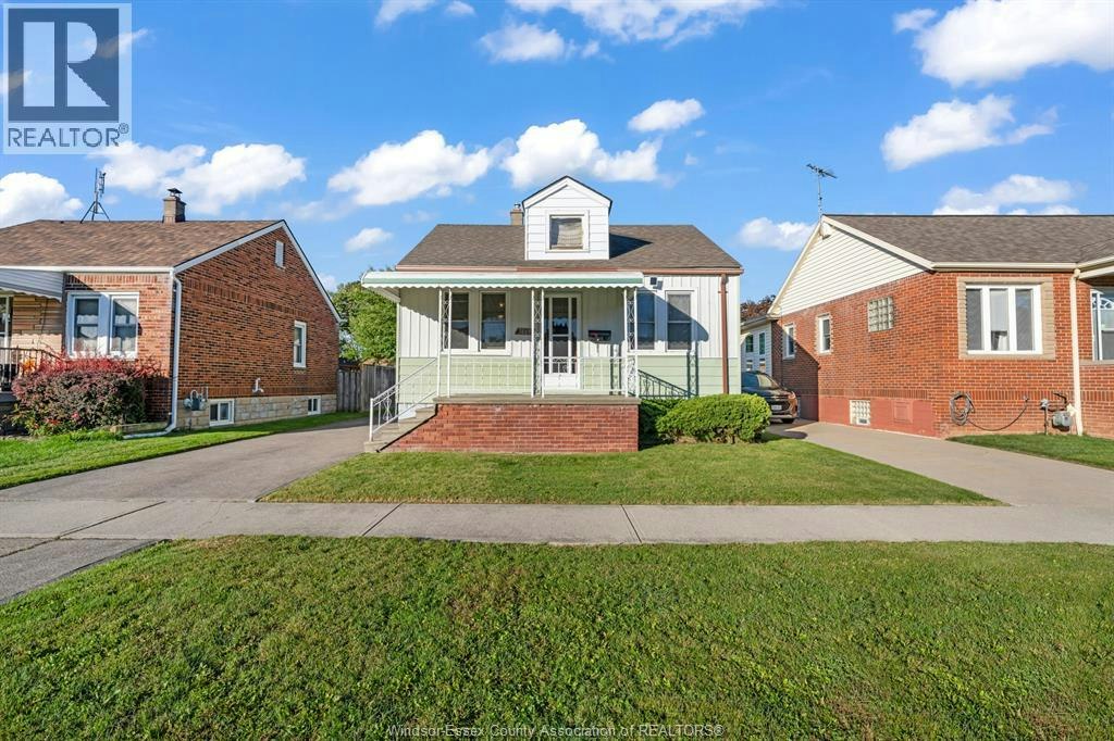 1669 Hickory Road, Windsor, ON, N8Y 3T2