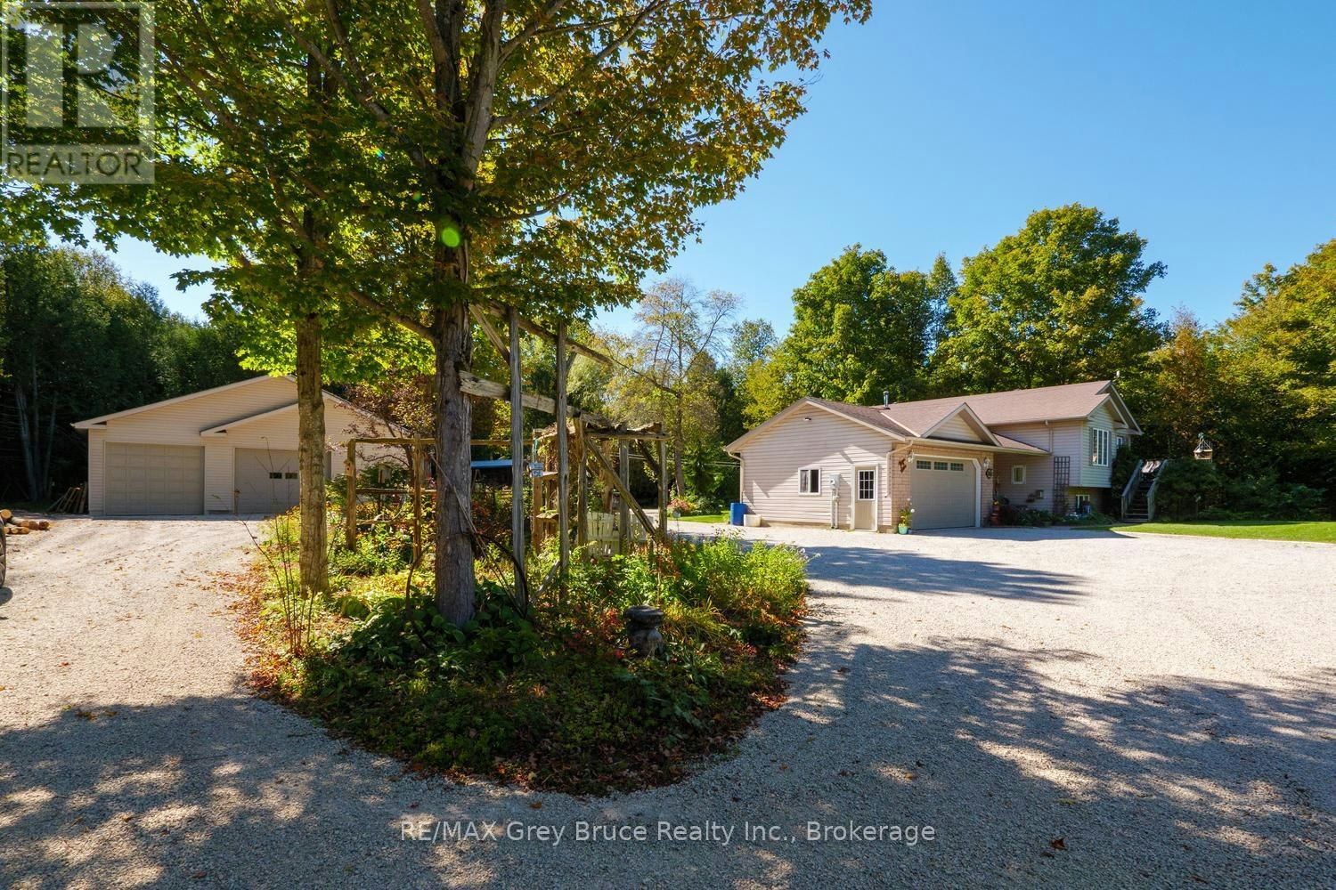 135 Diagonal NORTH, South Bruce Peninsula, ON, N0H 2T0