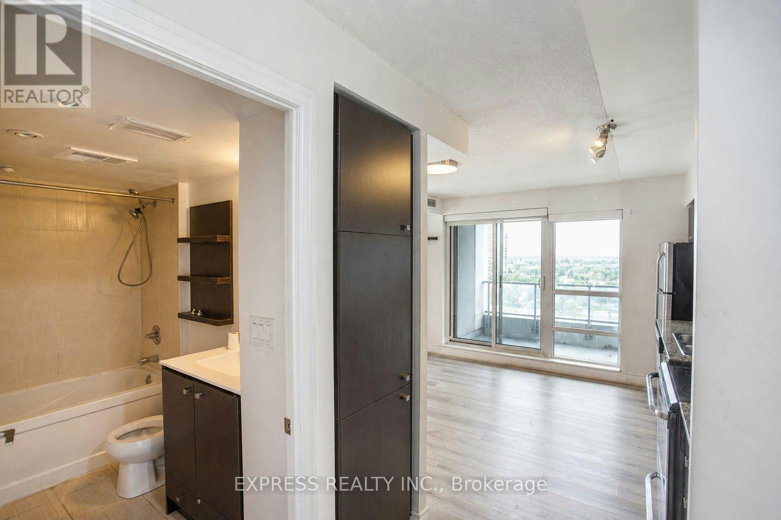 1105-2015 Sheppard Avenue E, Toronto, ON, M2J 0B3 - 14
