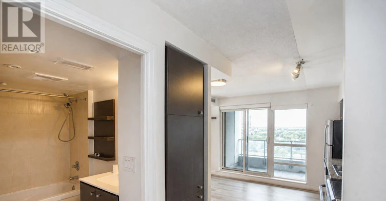 1105-2015 Sheppard Avenue E, Toronto, ON, M2J 0B3 - 14