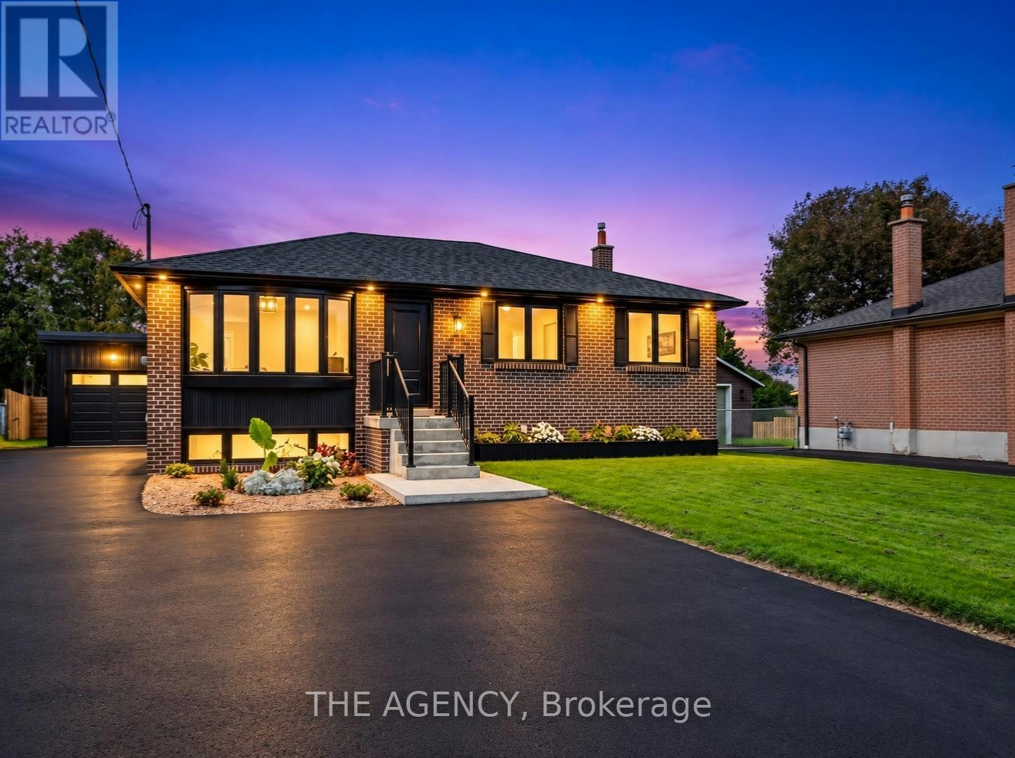 26 Webster Drive, Aurora, ON, L4G 2A5