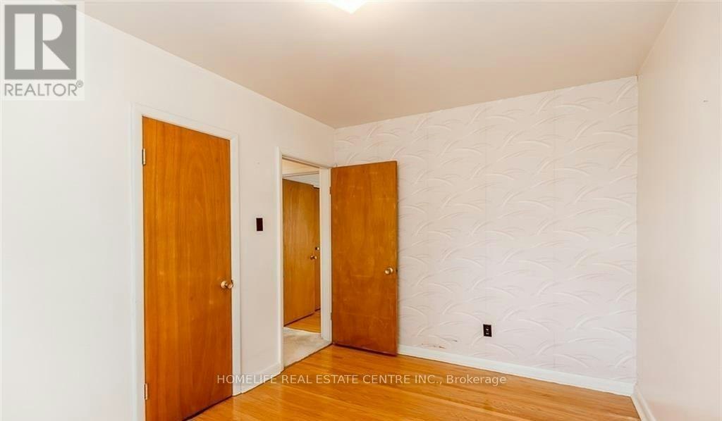 UPSTAIRS-28 Pratt Road, Barrie, ON, L4M 2L1 - 22