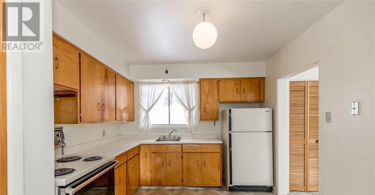 UPSTAIRS-28 Pratt Road, Barrie, ON, L4M 2L1 - 12